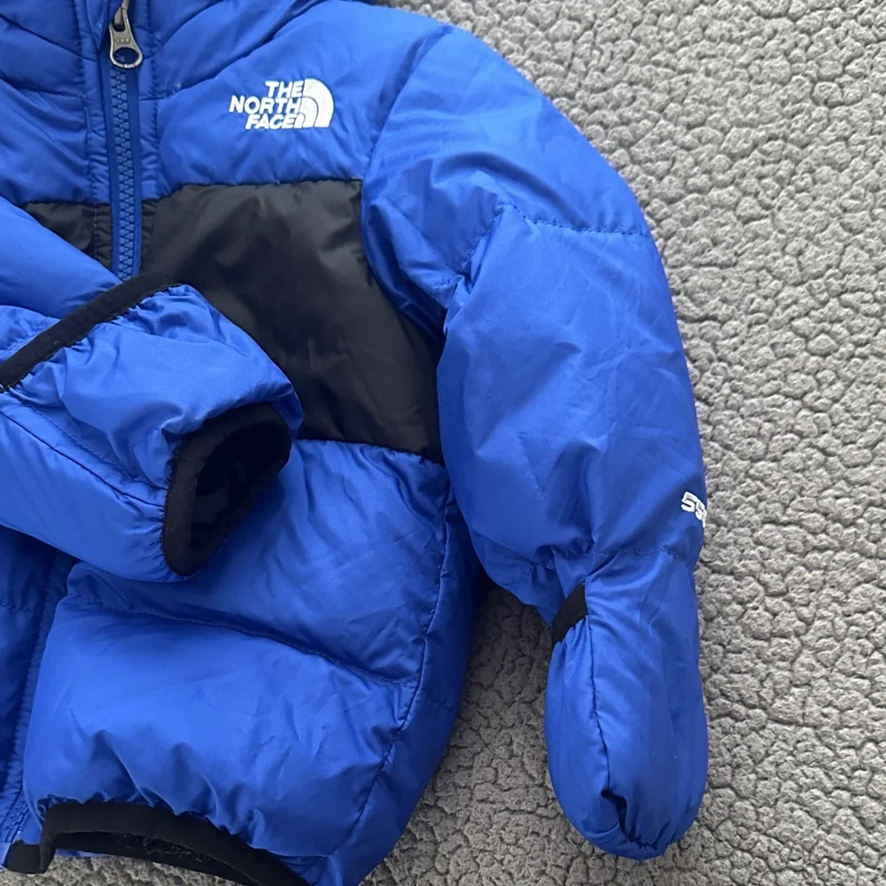 The North Face Royal Blue and Black Kids Hooded Puffer Jacket